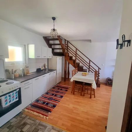 Vikendica Uma Holiday home Bihac